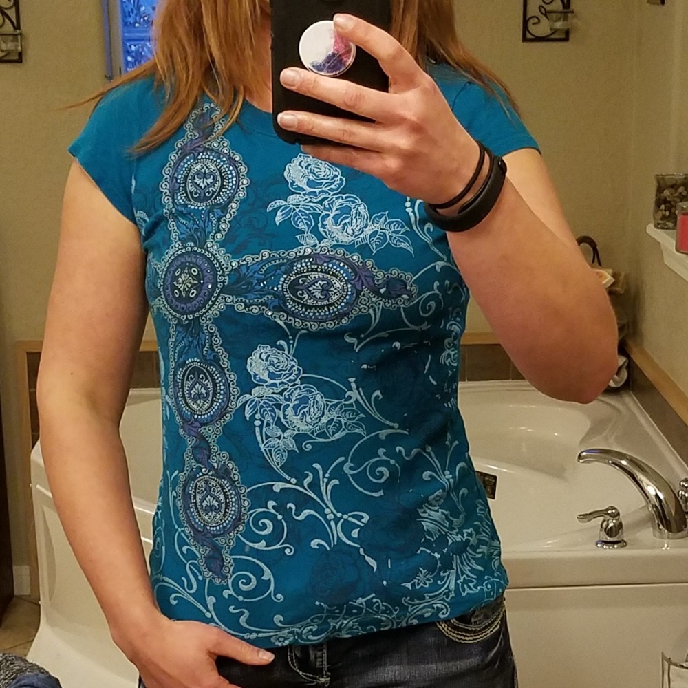 🦎3 for $15🦎Beautiful Cross T Shirt
